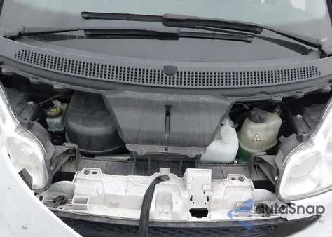 2010 Smart Fortwo Passion/Pure z USA, uszkodzony, nr VIN WMEEJ3BAXAK362631